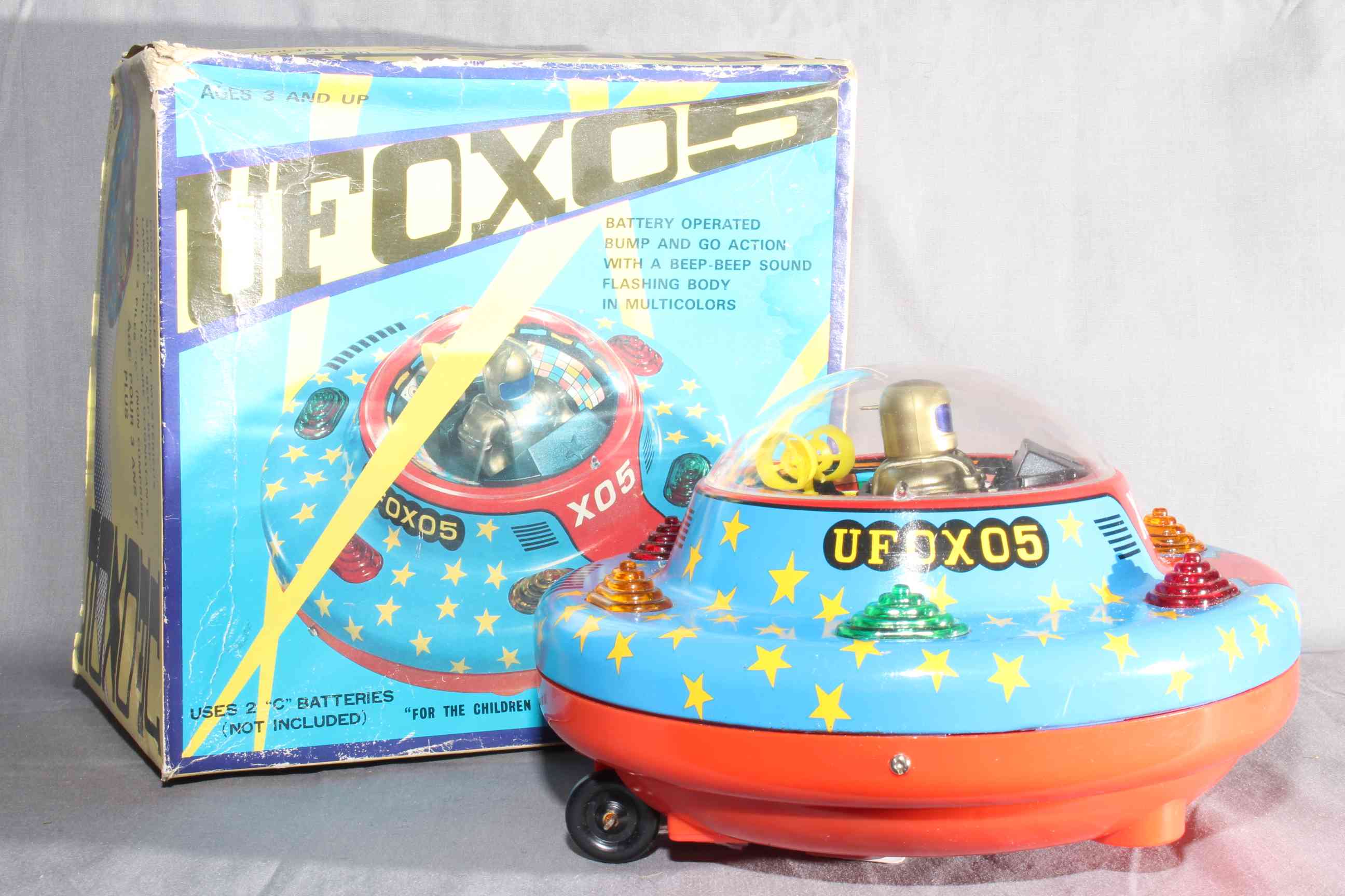TM Toys (Masudaya) battery operated tinplate Flying Saucer UFO X05. Excellent in Good creased box. - Image 2 of 2