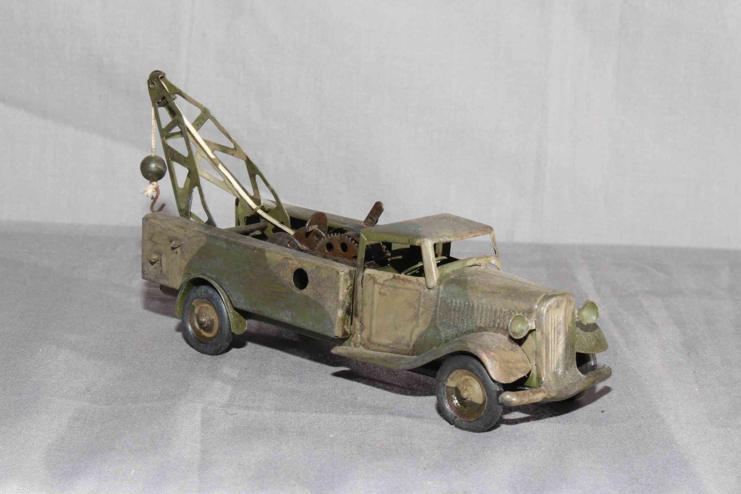 Triang Minic 48M CF clockwork tinplate Army Breakdown Lorry.