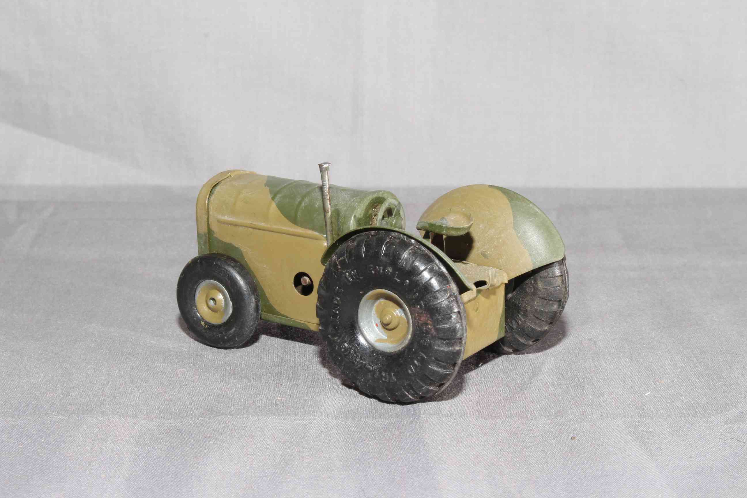 Triang Minic 83M CF clockwork tinplate Farm Tractor. Excellent unboxed, clockwork motor works. - Image 2 of 2