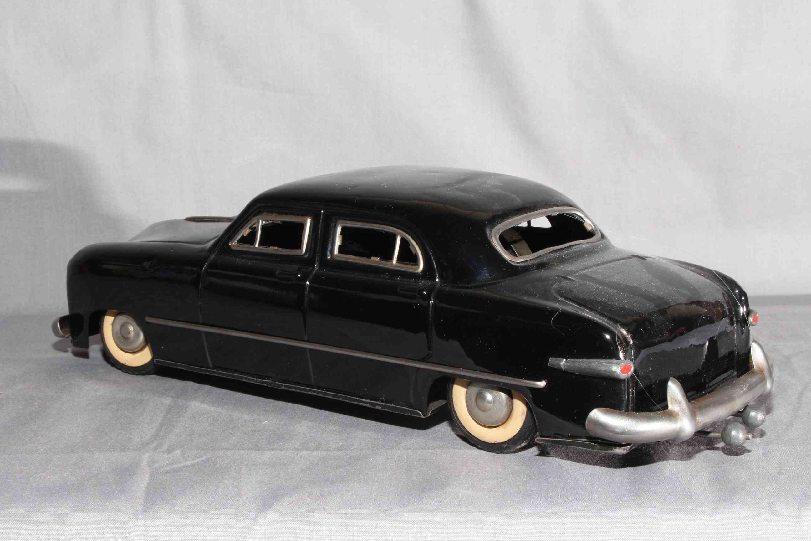 Gunthermann US Zone Germany clockwork tinplate Ford Four Door Sedan. - Image 2 of 2