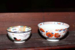 Late 18th Century Chinese Imari bowl, 15cm diameter, and cockerel decorated small bowl (2).