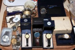 Tray lot with watches including Sekonda and Avia, silver marquisite clip,