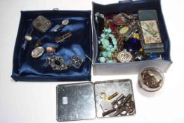 Collection of jewellery, old keys, etc.