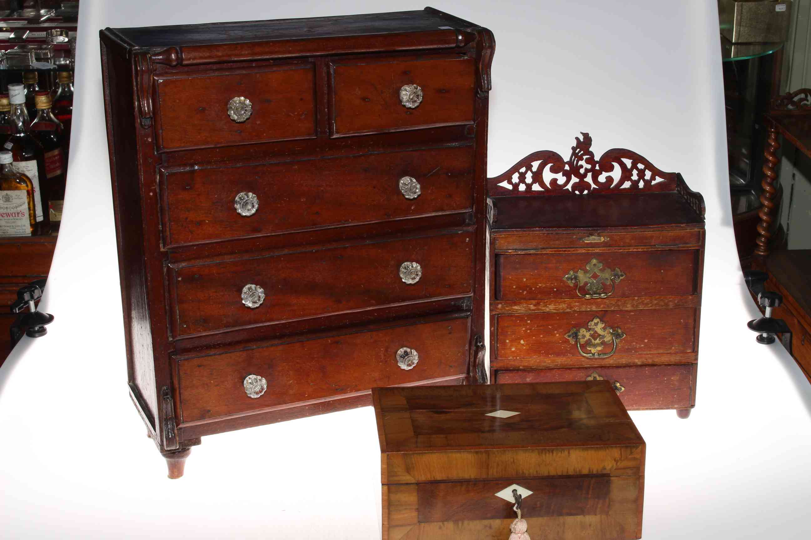 Small Victorian six drawer mahogany chest 47cm high,