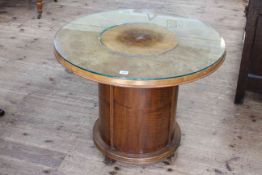 1930's circular mahogany cocktail table with elevating centre, 60cm high by 76cm diameter.