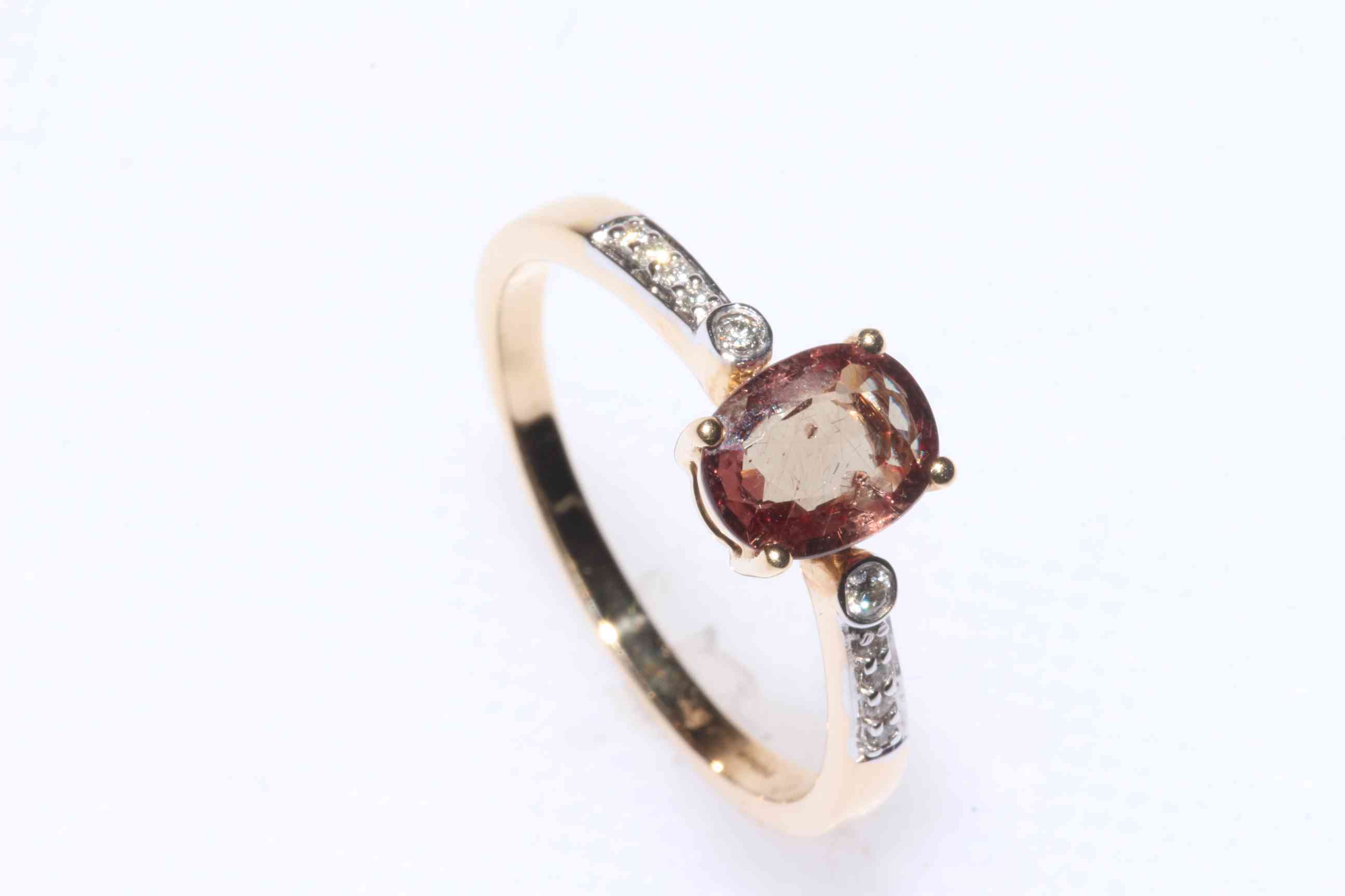14k gold, colour change garnet and diamond ring, size N/O, with certificate.