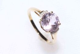 Mawi Kunzite 3.65 carat and diamond 9k gold ring, size P/Q, with certificate.