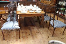 Victorian mahogany extending dining table, two leaves and two winders on carved cabriole legs,