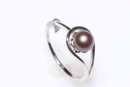 9k white gold Akoya cultured pearl ring, size P/O, with certificate.