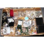 Box of costume jewellery.