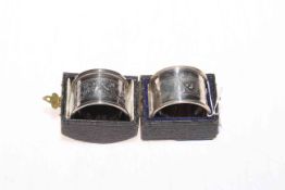 Pair of silver napkin rings with engraved decoration, Birmingham 1923 (one box).