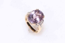 18k gold Lorique ring set with Kunzite and diamond, size N/O, with certificate.