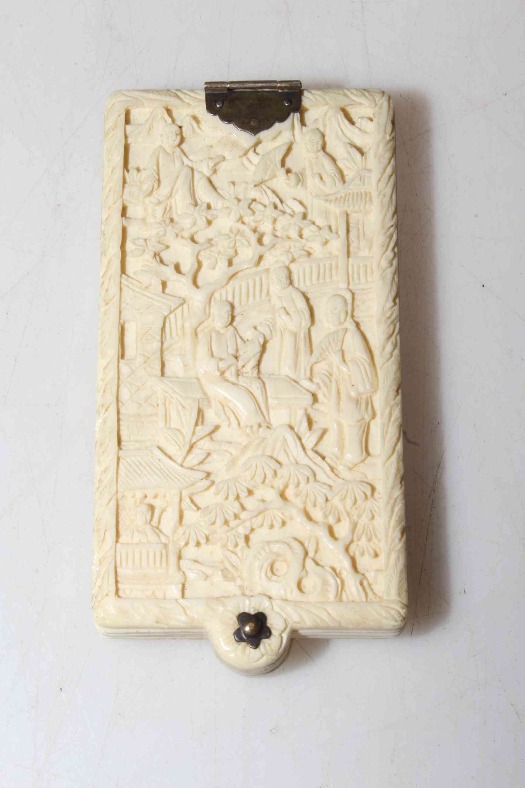 Antique Chinese carved ivory aide-mémoire. - Image 2 of 2