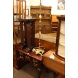 Mahogany five drawer lowboy on cabriole legs,