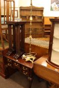 Mahogany five drawer lowboy on cabriole legs,