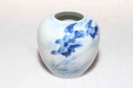 Small Chinese blue and white vase, with birds in flight, 7cm.