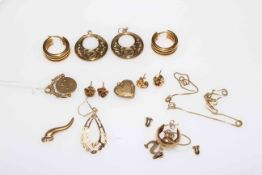 Collection of mostly gold jewellery.