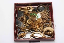 Collection of mostly gold jewellery.