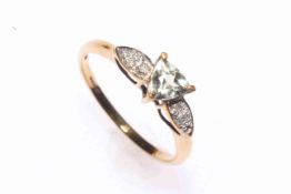 9 carat gold dress ring, size O.