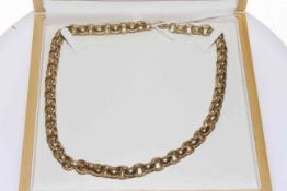 9 carat gold heavy chain link necklace with alternating chased and plain links, length 48cm, boxed.