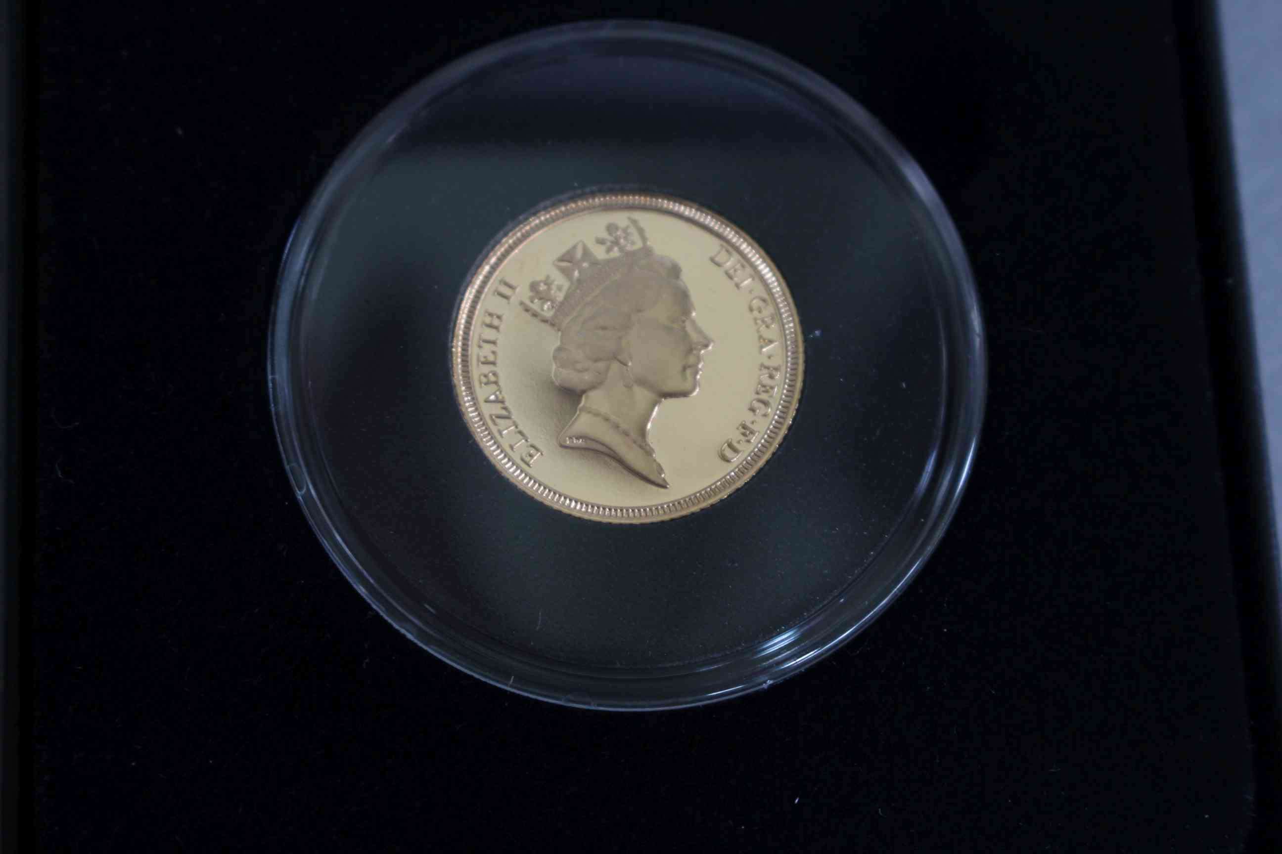 Harrington and Byrne 1987 Queen Elizabeth II Maklouf gold sovereign in box with COA. - Image 2 of 2