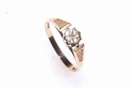 9 carat gold and diamond illusion set ring, size K/L.