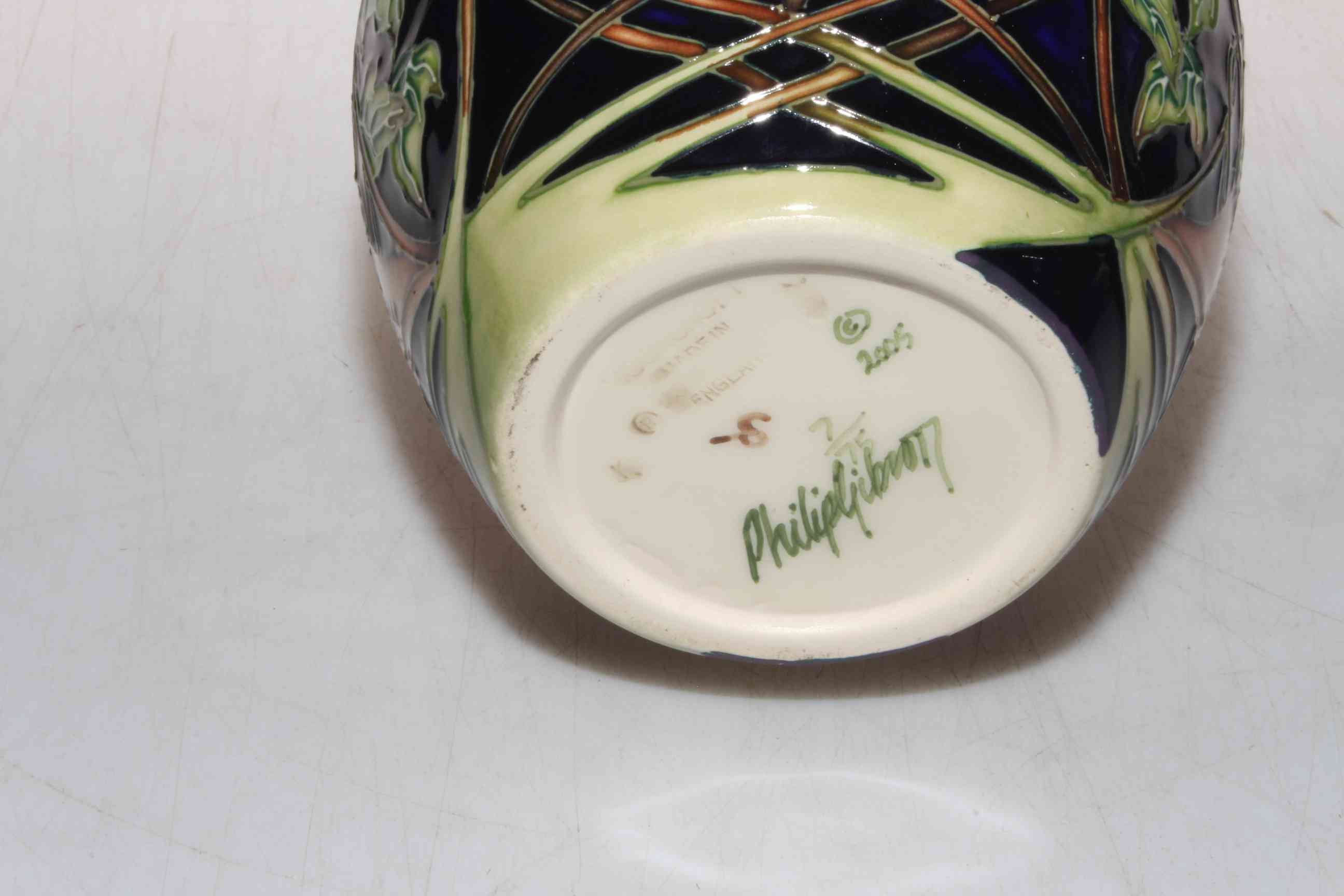 Moorcroft limited edition Robin ginger jar by Philip Gibson, 7/75, 16cm, with box. - Image 4 of 4