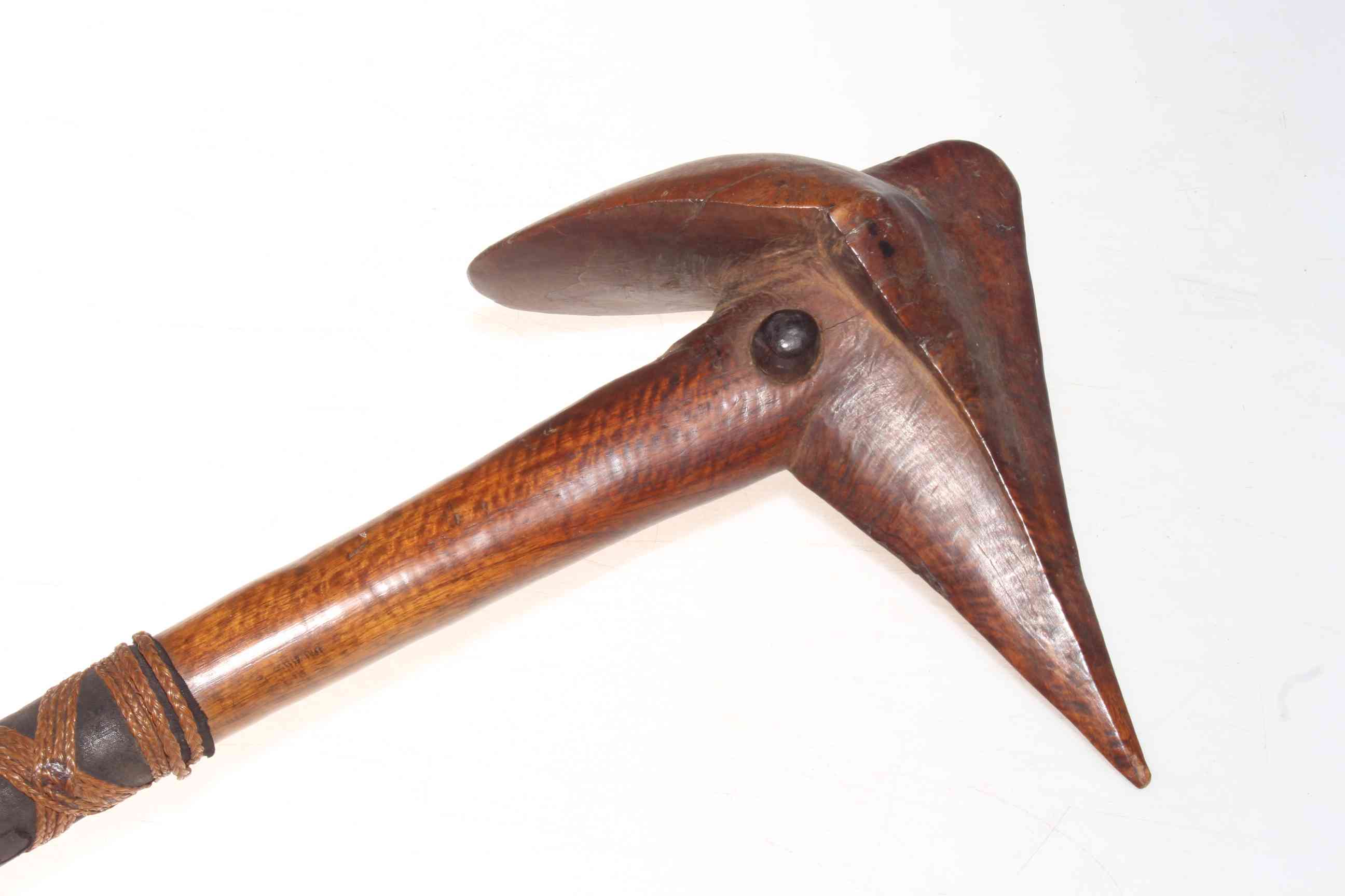New Caledonia Kanak bird club, porowa ra maru, having material handle bound with coconut/flax cord, - Image 4 of 5