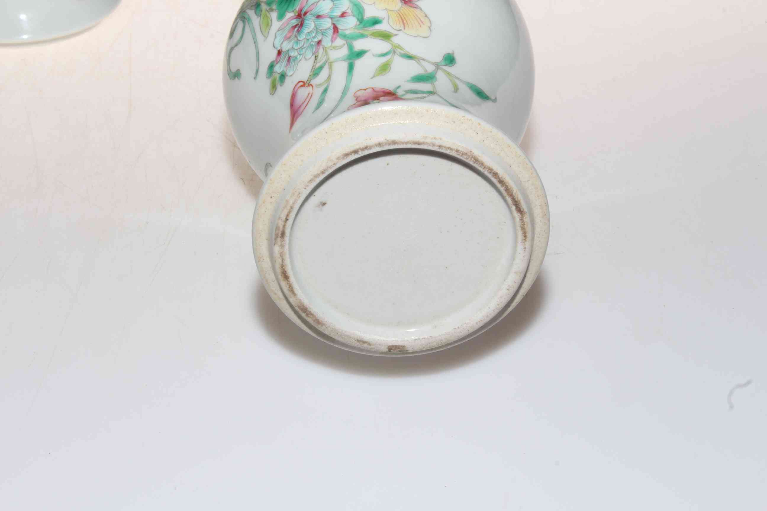 Pair Chinese famille rose vases, with floral decoration. - Image 3 of 3