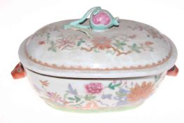 Chinese export polychrome tureen and cover, 32cm across.