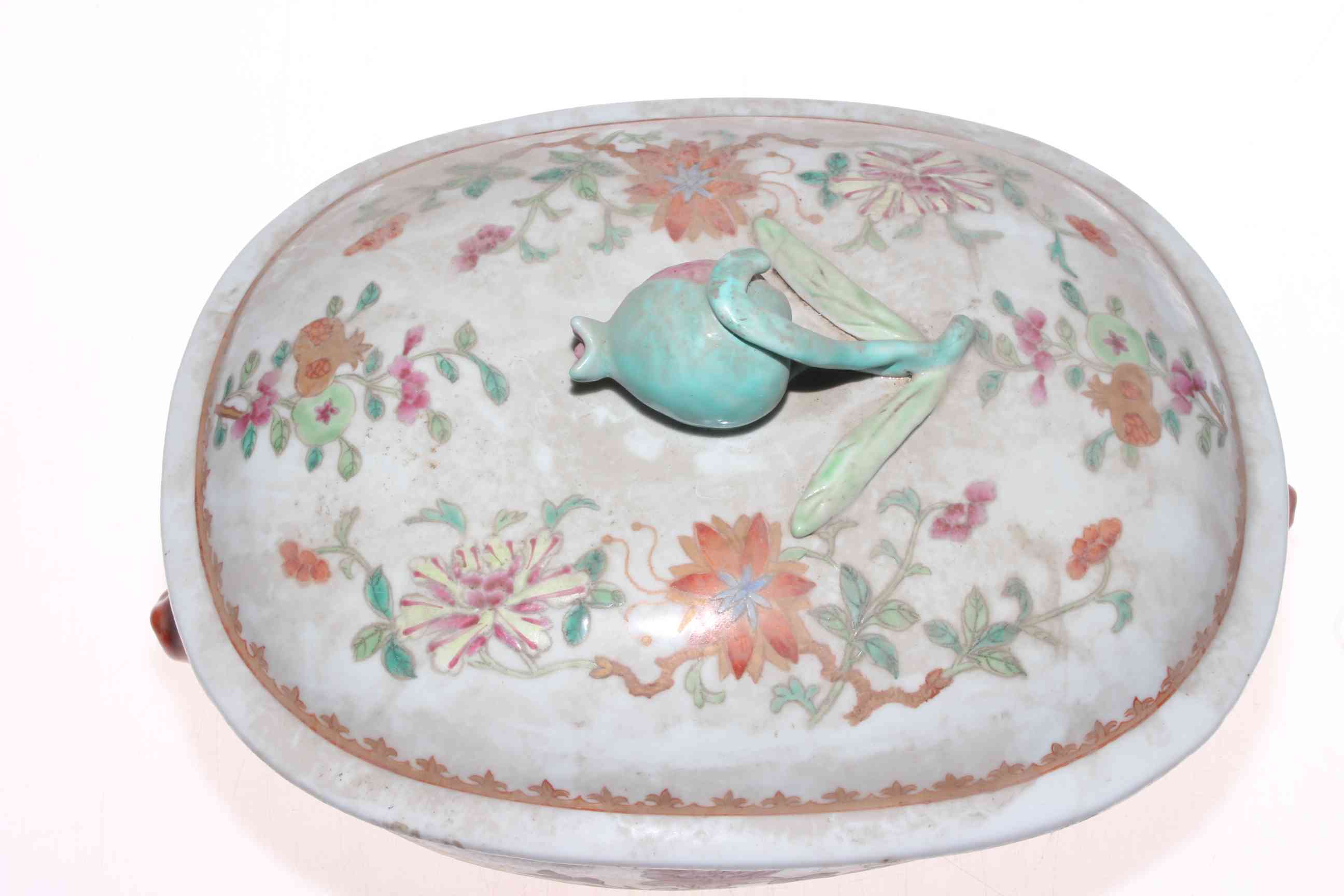 Chinese export polychrome tureen and cover, 32cm across. - Image 3 of 4