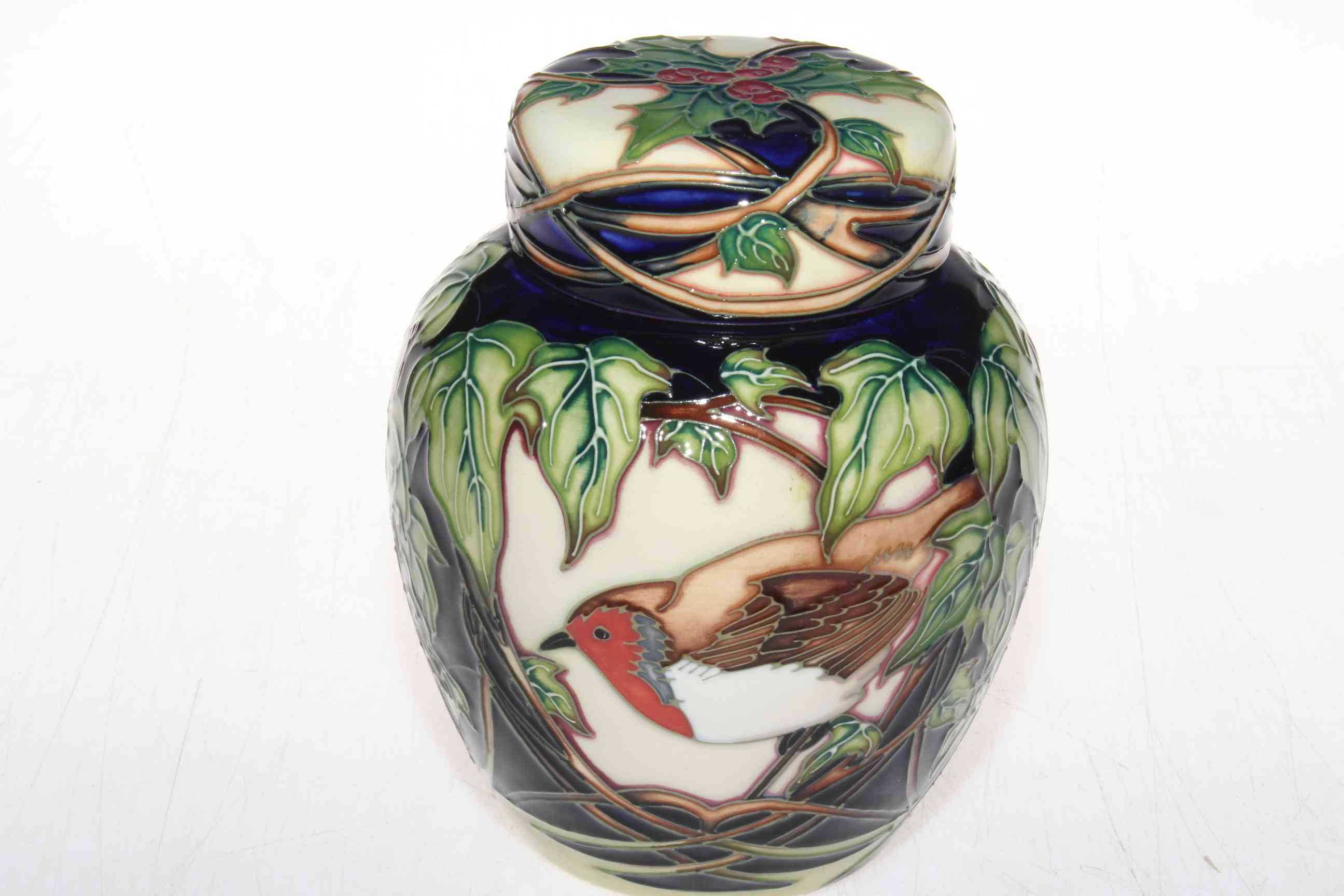 Moorcroft limited edition Robin ginger jar by Philip Gibson, 7/75, 16cm, with box. - Image 3 of 4
