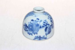 Chinese blue and white brush washer with two panels of figures, 8cm high.