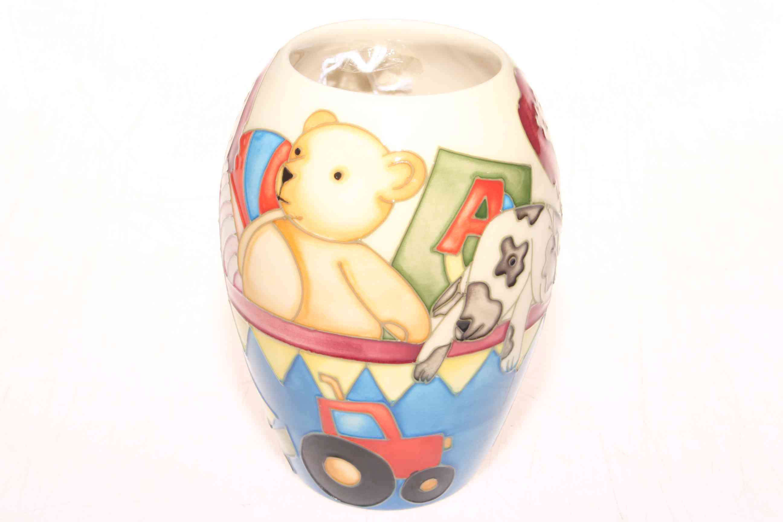 Moorcroft limited edition Ragdolly vase by Sian Leeper, 341/350, 13cm, with box. - Image 2 of 4