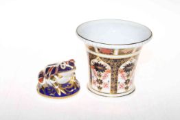 Royal Crown Derby Imari vase, 12cm, and frog paperweight (no stopper) (2).