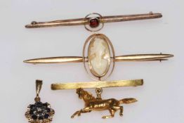 Three 9 carat gold bar brooches (one with horse) and 9 carat gold pendant (4).