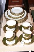 Wedgwood Florentine-Arras Green tea china comprising six plates, six saucers,