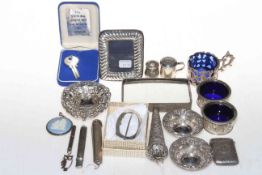 Collection of small silver items including salts, vesta, bon bon, buckle, holders, etc (17).