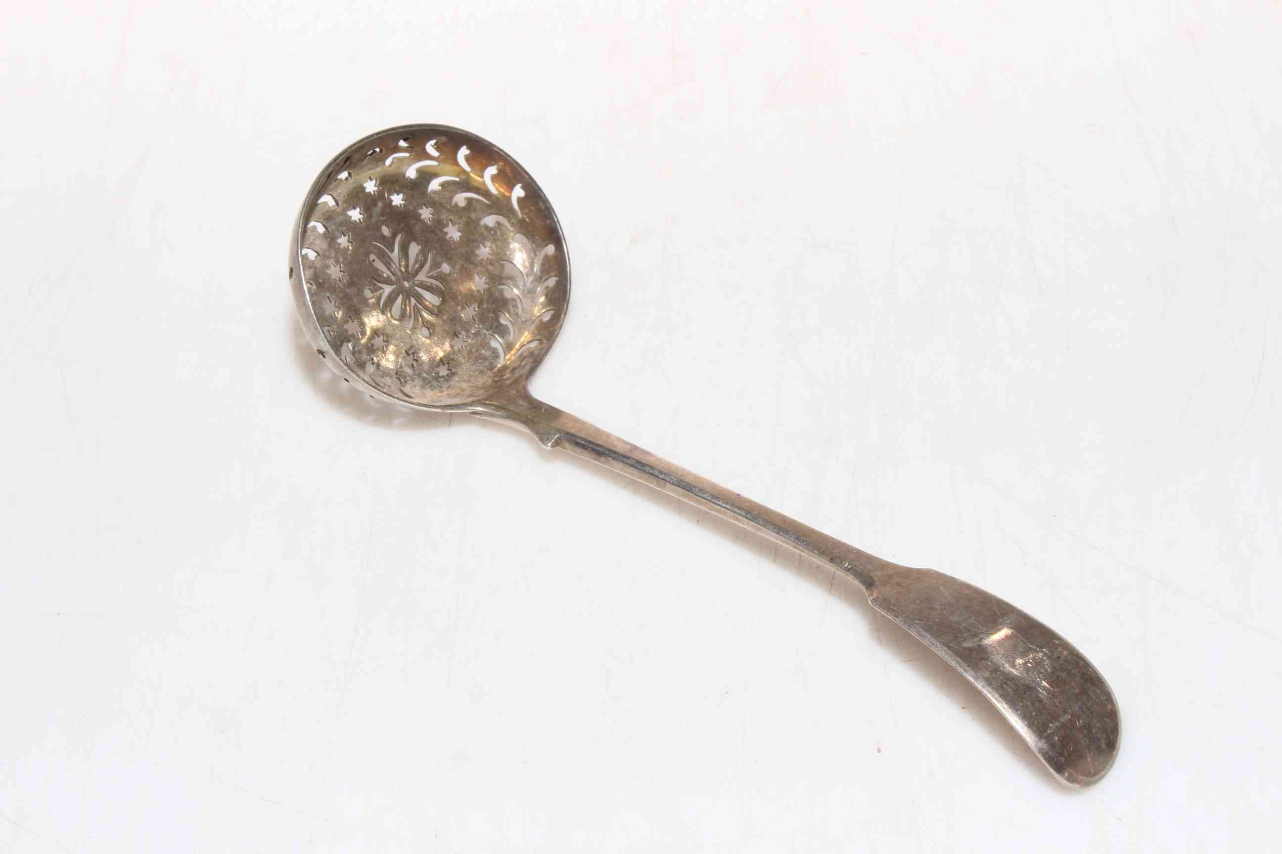 W.R. Smily silver sifting spoon, fiddle pattern, London 1843.