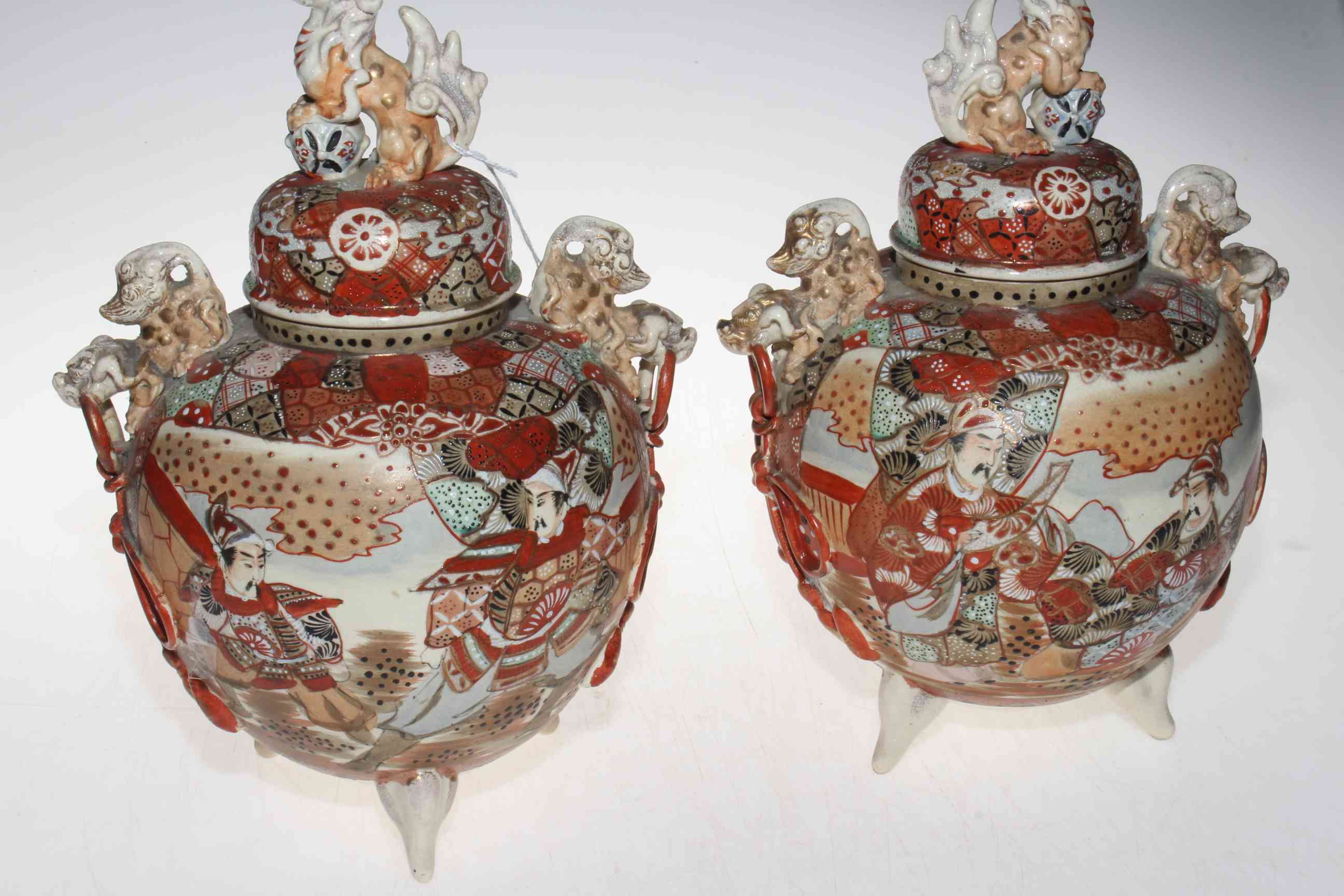 Pair large Japanese vases and covers, 31cm. - Image 3 of 3
