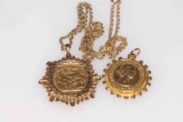 Victoria gold sovereign 1895, in pendant mount with chain necklace,