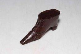 Antique treen 'Shoe' snuff box, 11cm length.