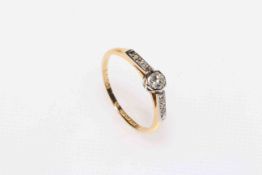 Diamond set 18 carat gold and platinum ring, size L/M.