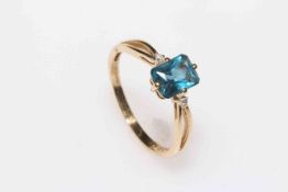 Sapphire and diamond 9 carat gold ring, size U.