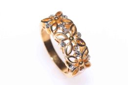 Gold fancy ring, size P.