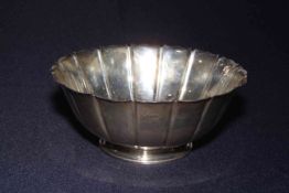 Roberts & Belk silver bowl, of stylised petal form, Sheffield 1973, 19.5cm diameter.