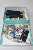 Box of costume jewellery.