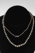 Graduated pearl necklace, 70cm length.