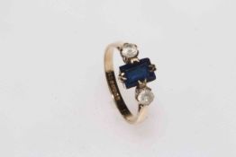 9 carat gold and sapphire ring, size O.