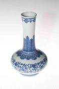 Chinese blue and white bottle neck vase with seal mark to base, 20.5cm.